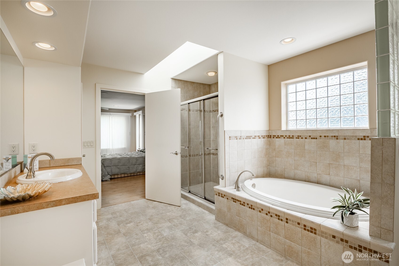 8118 Comox Road Property Photo 23