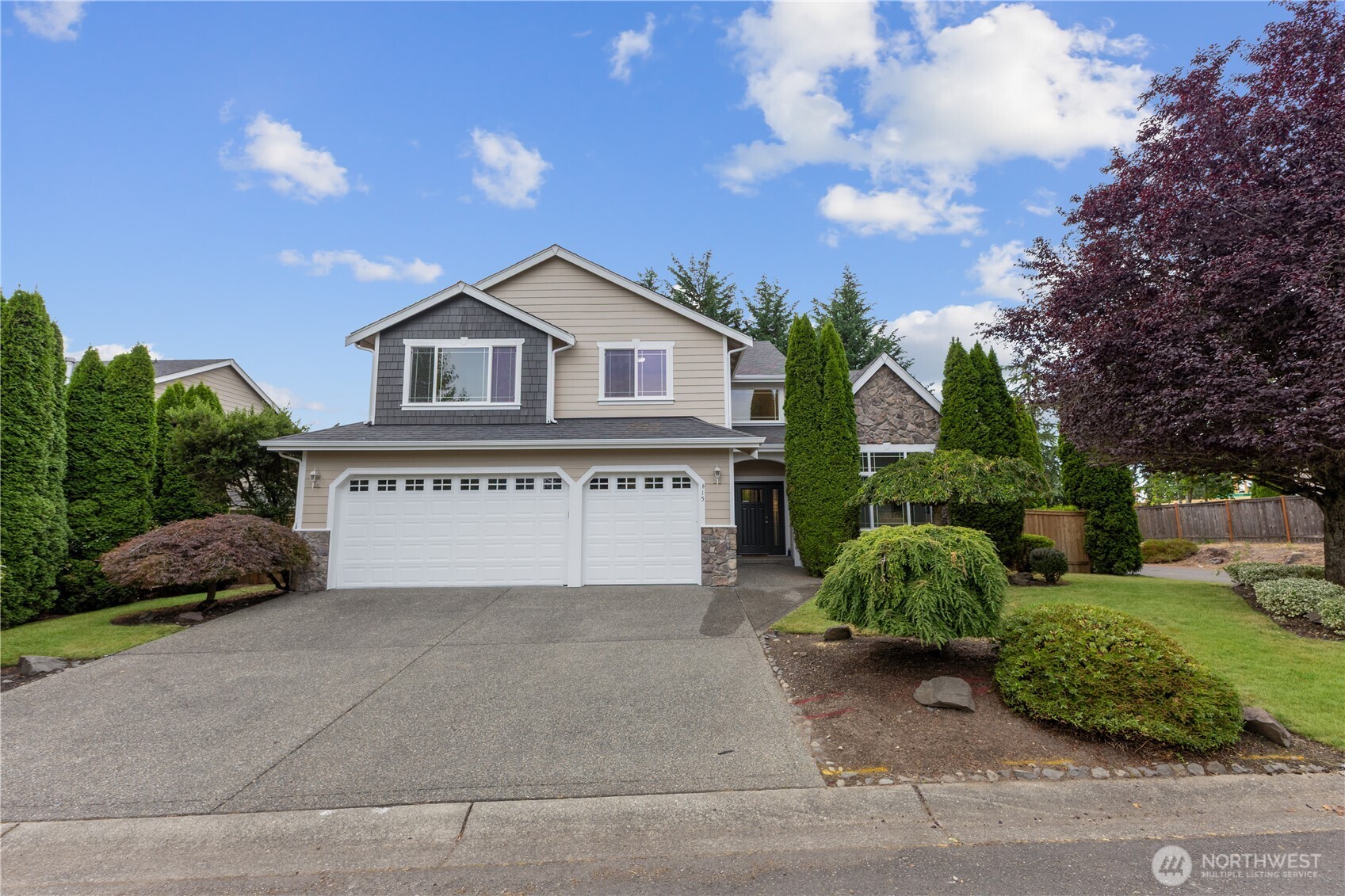 415 Pasco Place Property Photo 1
