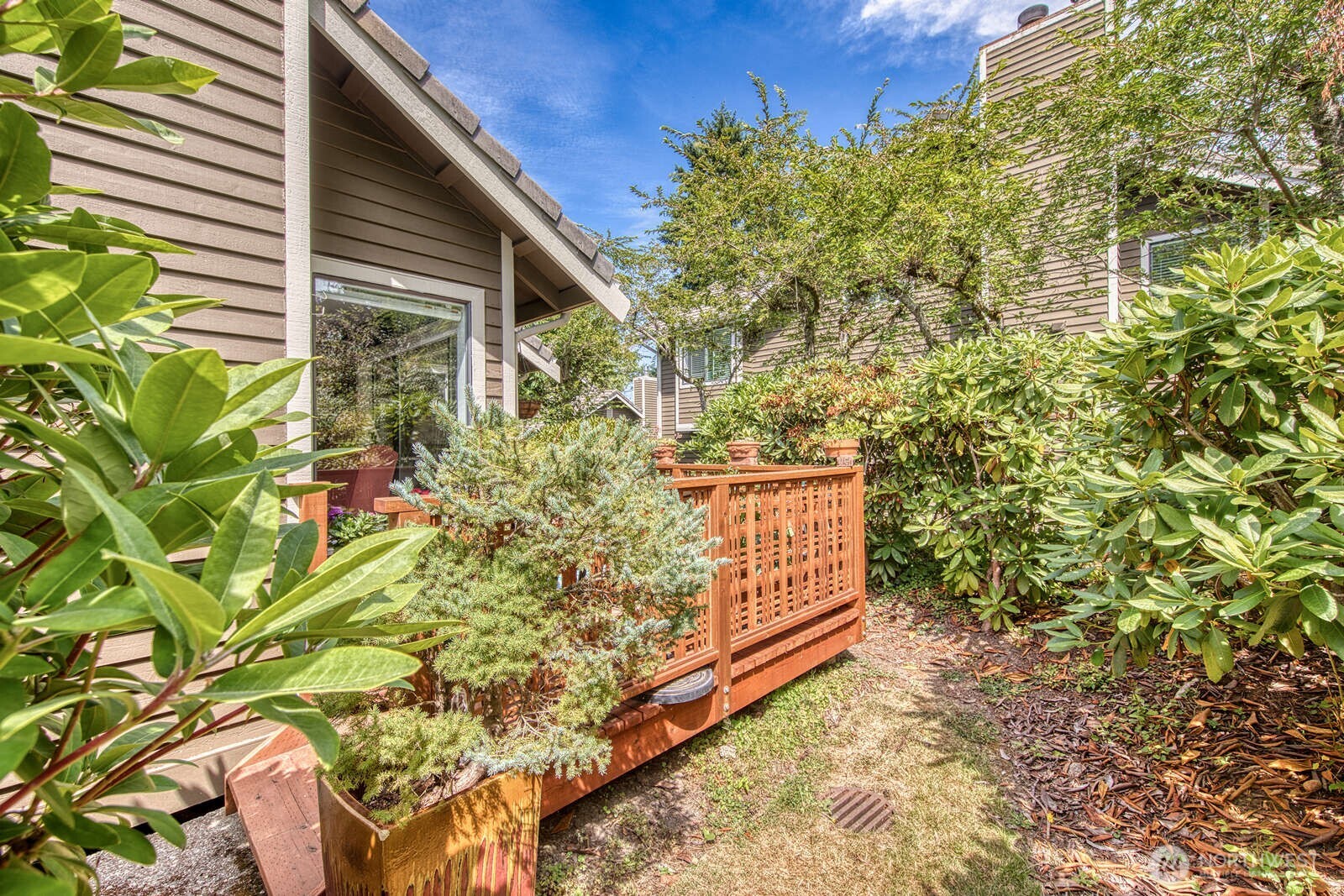 17320 97th Place 610 Property Photo 1