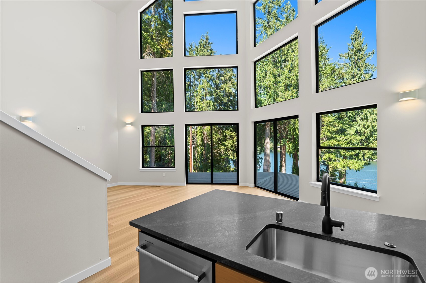 6828 Olive Avenue Property Photo 6