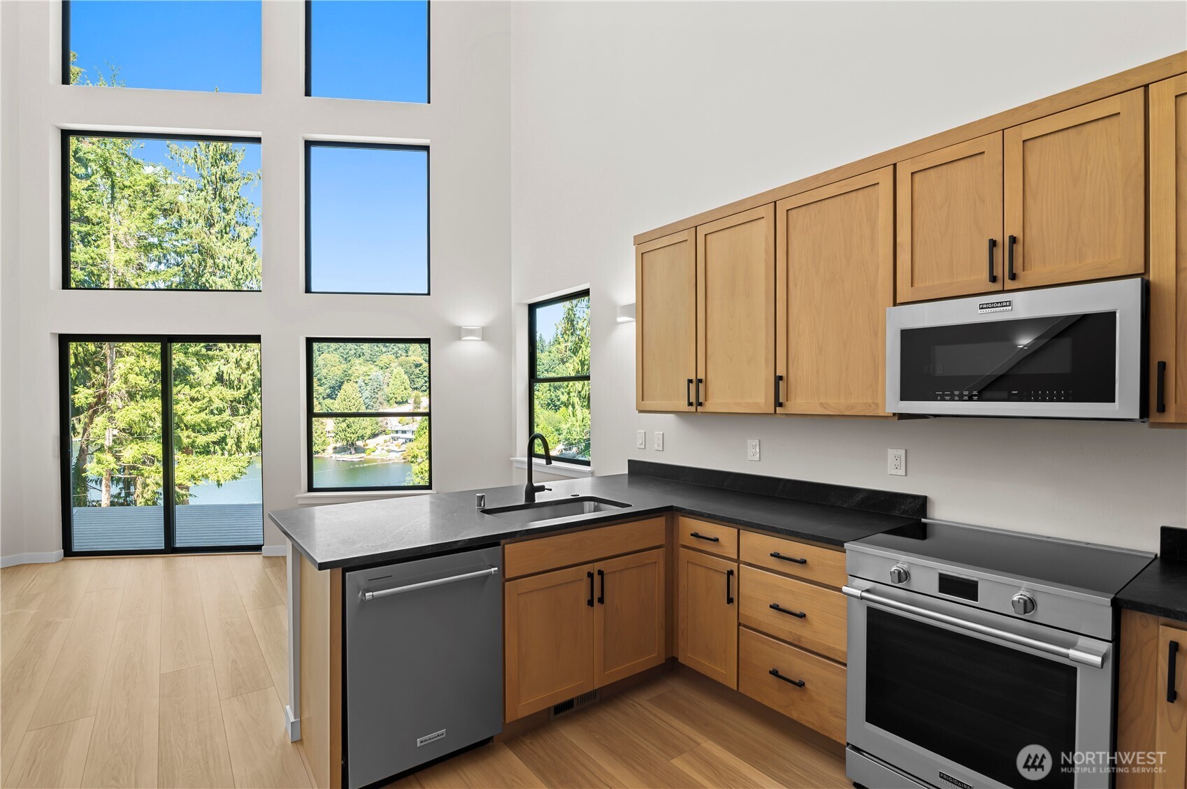 6828 Olive Avenue Property Photo 7