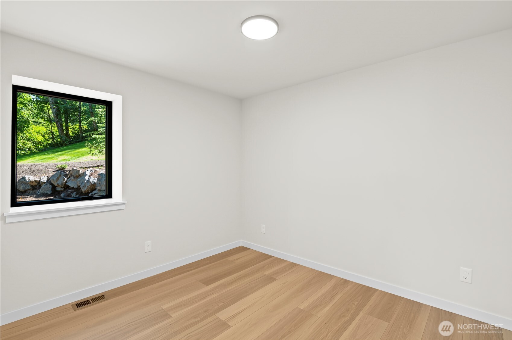 6828 Olive Avenue Property Photo 14