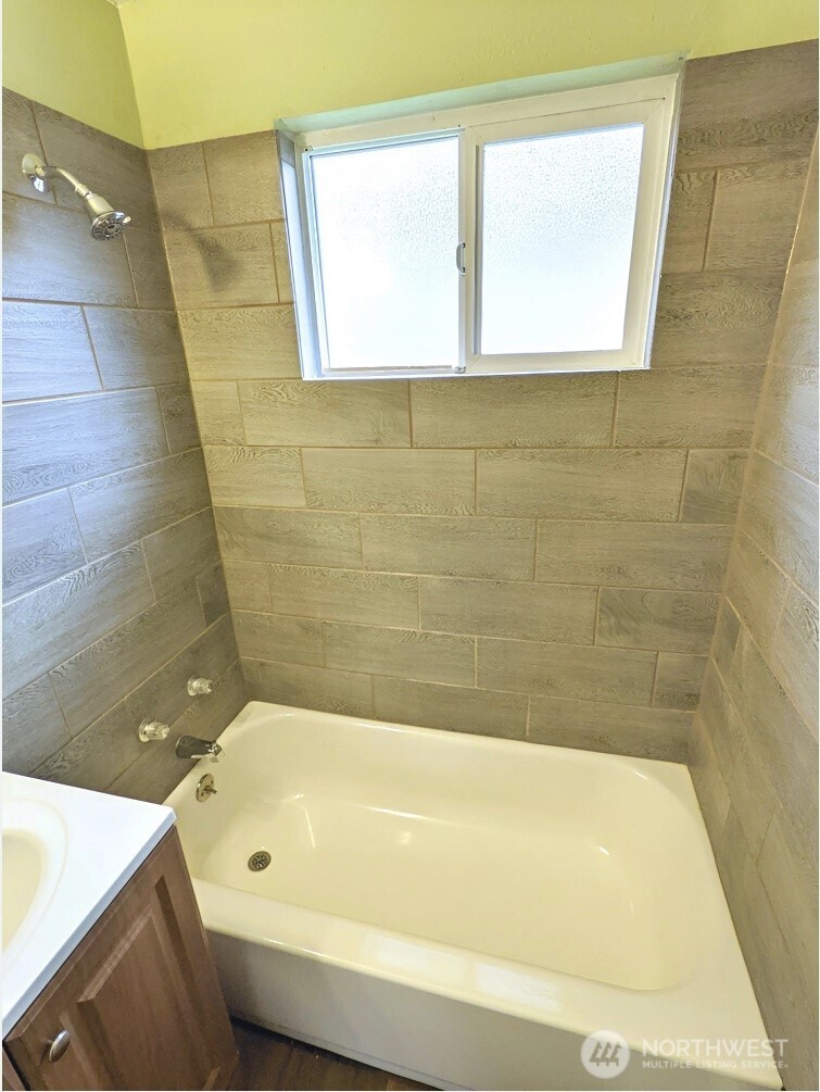 7410 Rainier Avenue Property Photo 13