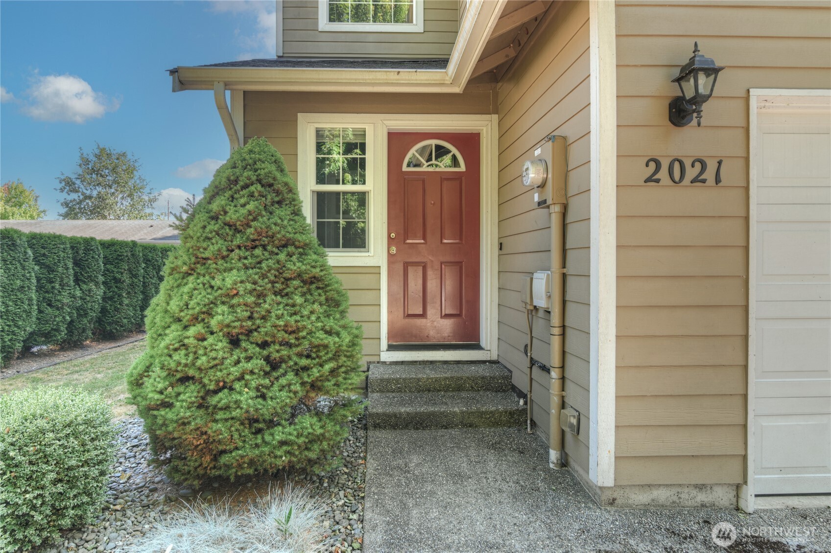 2021 Bush Avenue Property Photo 1