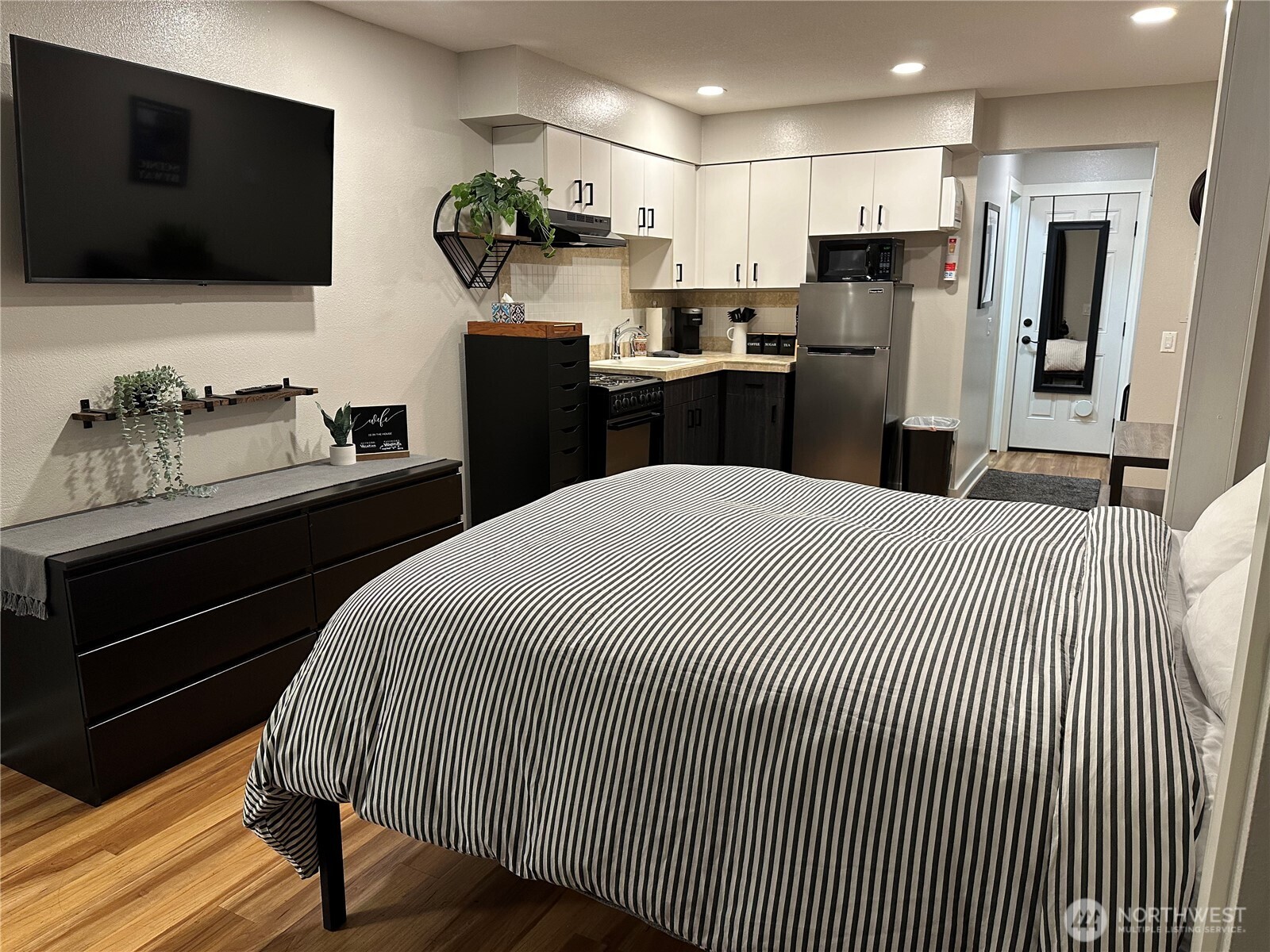 250 Tucker Avenue 3 Property Photo 7