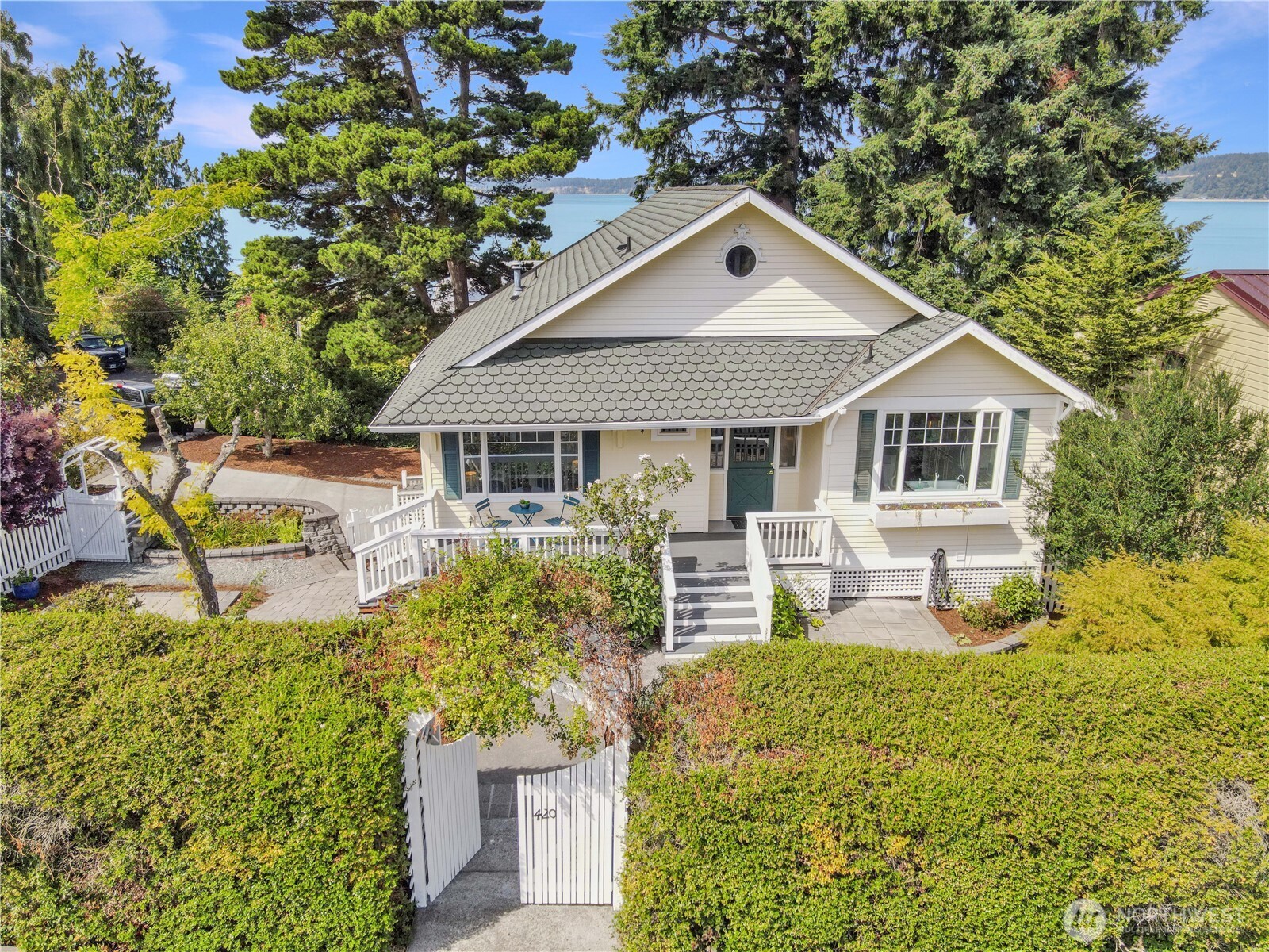 420 1st Street Property Photo 1