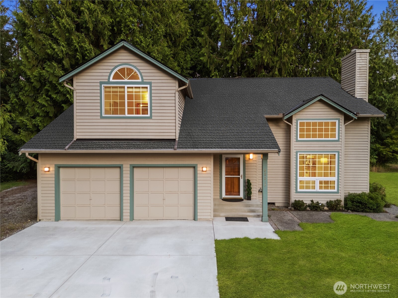 20217 6th Avenue Property Photo 1
