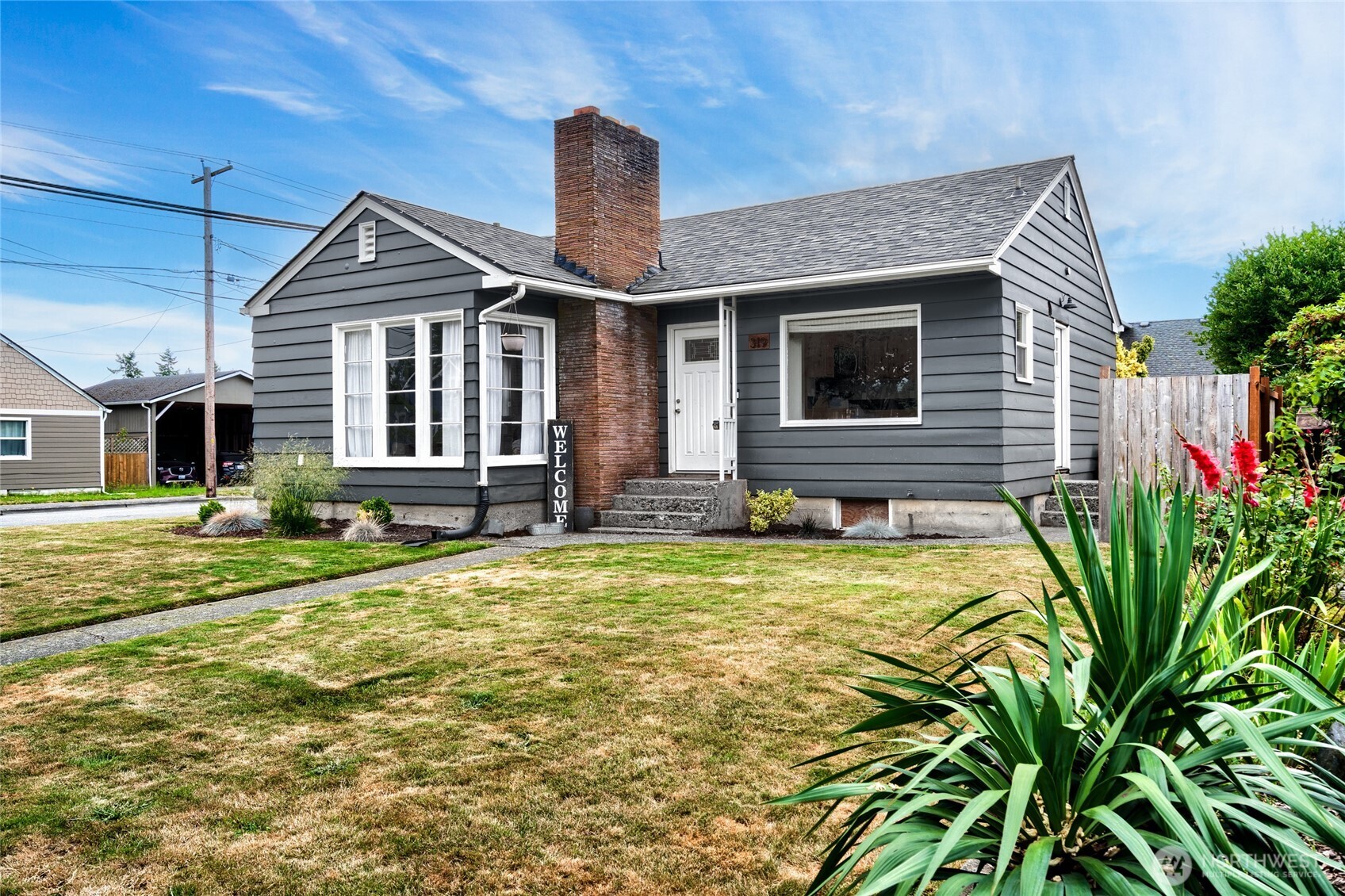 319 S Anacortes Street Property Photo 1