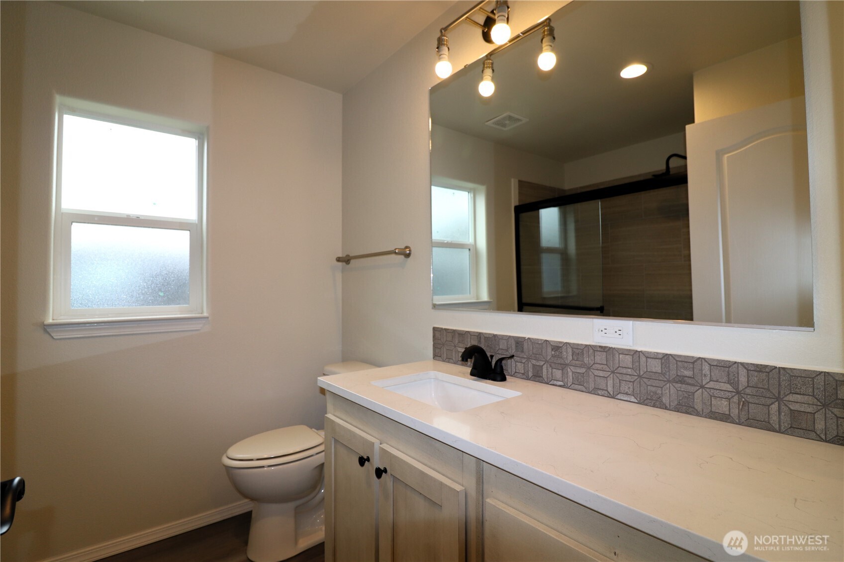 1111 Archwood Drive 395 Property Photo 11