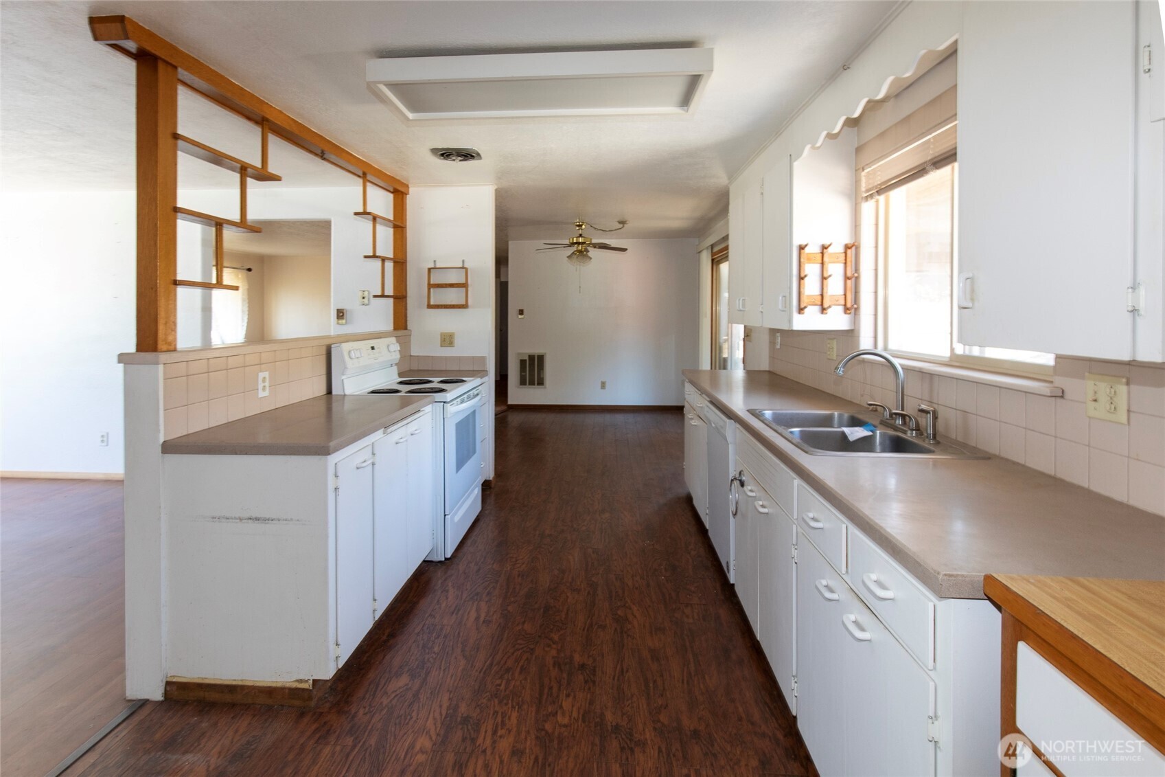 709 Sunrise Drive Property Photo 5