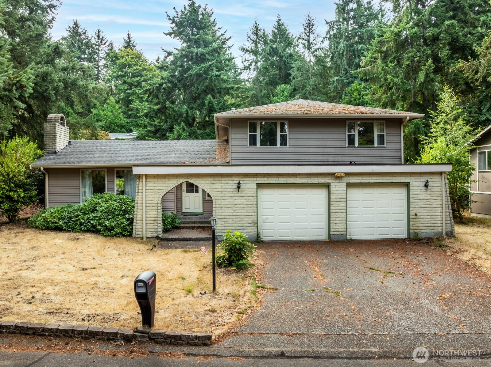 8902 45th Street Property Photo 1