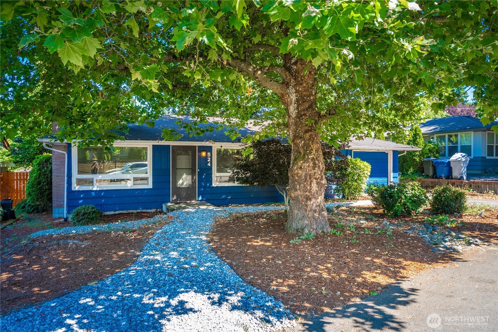 524 View Place