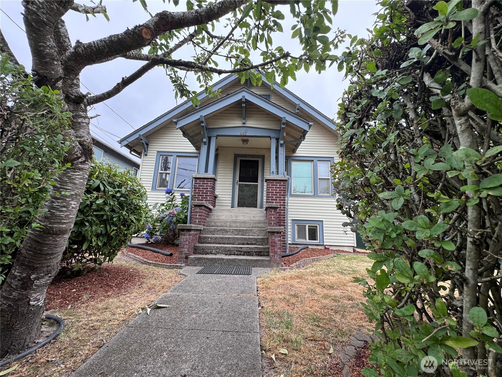 442 Burnett Avenue Property Photo 1