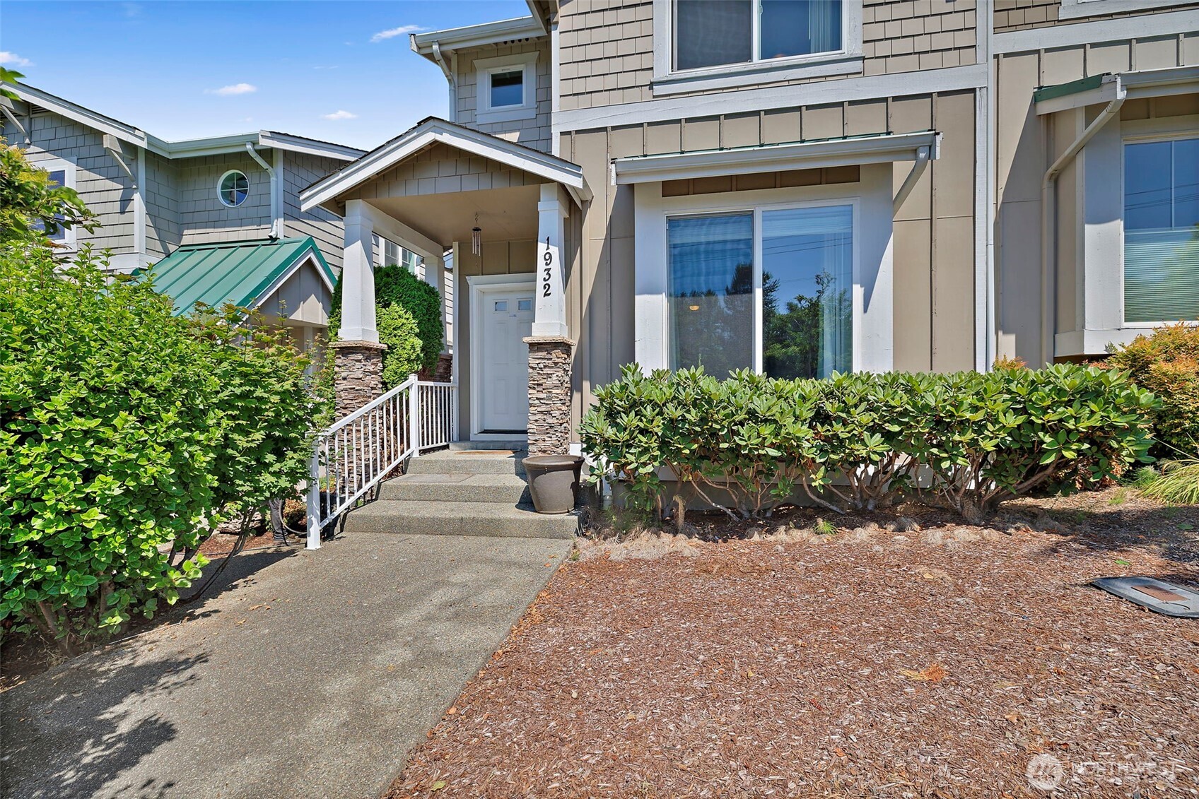 1932 S 240th Street Property Photo 1