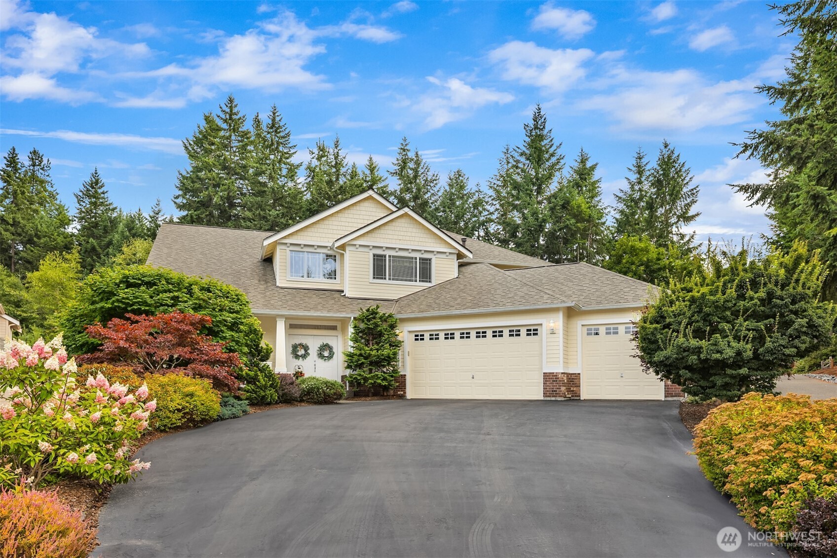 23475 Warwick Place Property Photo 1