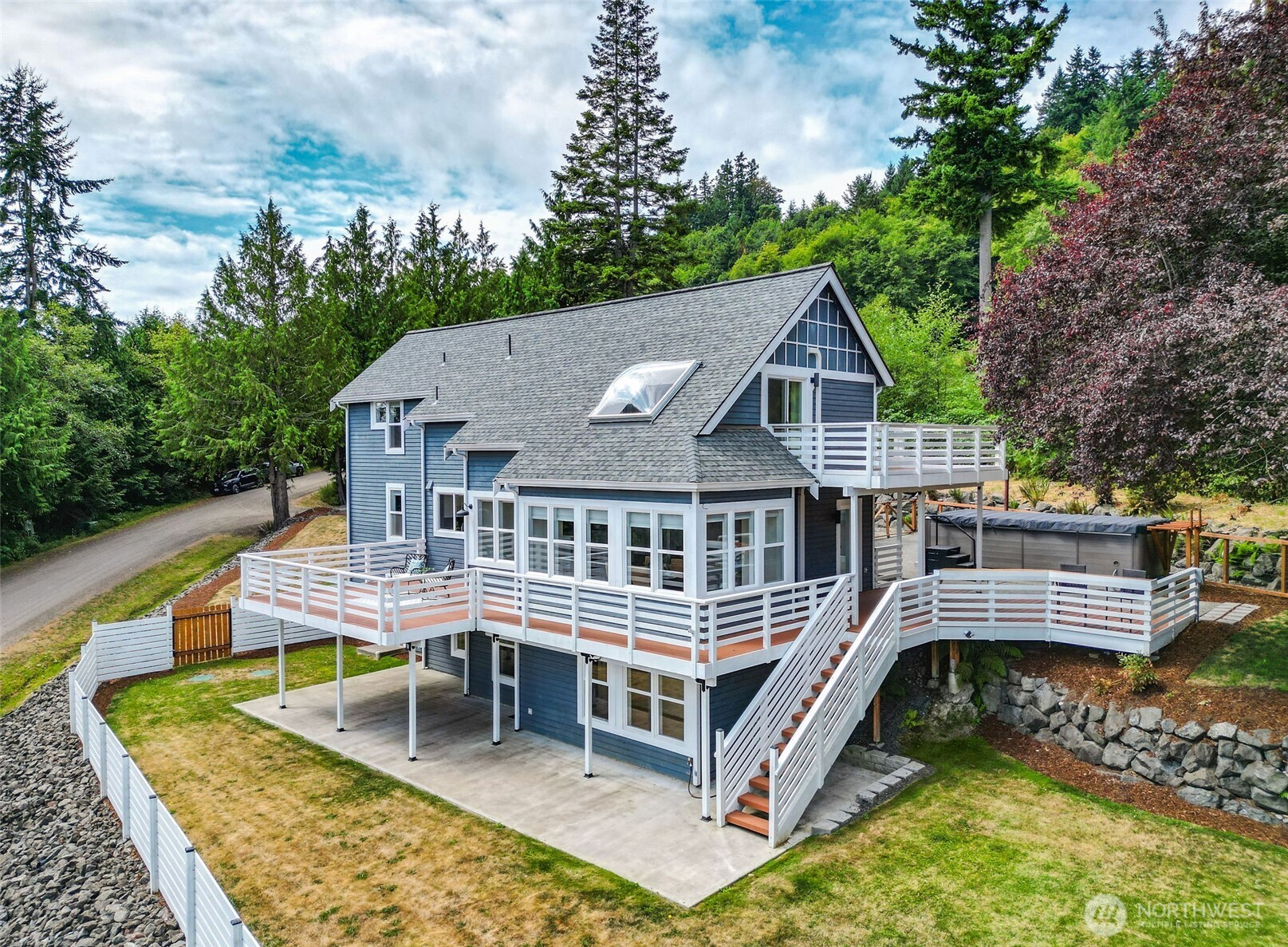 42 Maxview Drive Property Photo 1