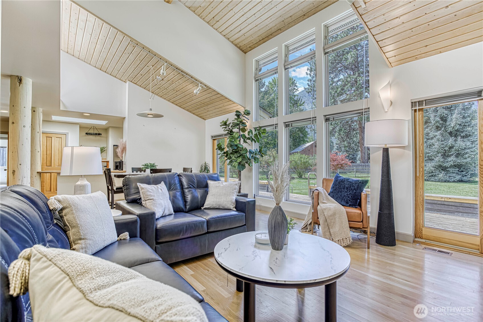 7580 Icicle Road Property Photo 5