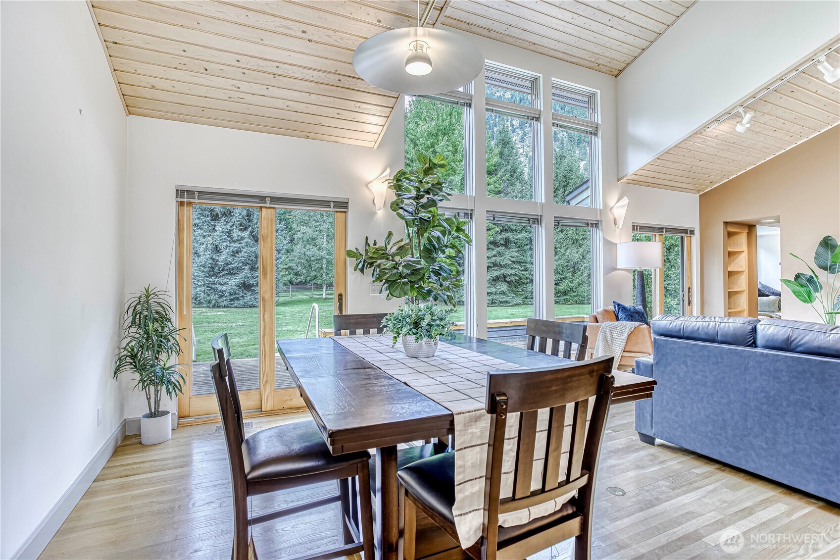 7580 Icicle Road Property Photo 7