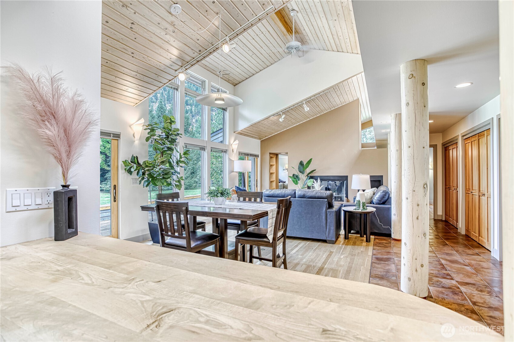 7580 Icicle Road Property Photo 10