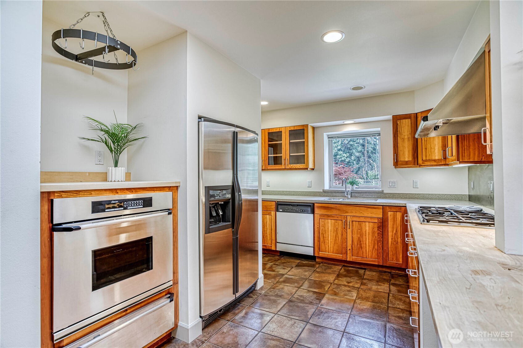 7580 Icicle Road Property Photo 11