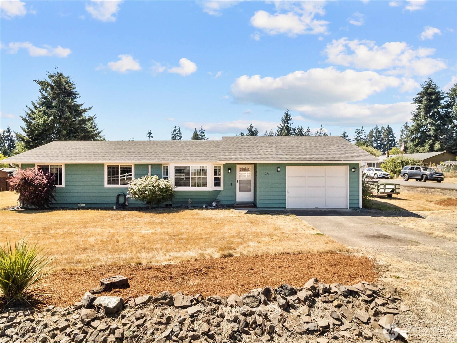 231 Nw Maple Avenue Property Photo 1