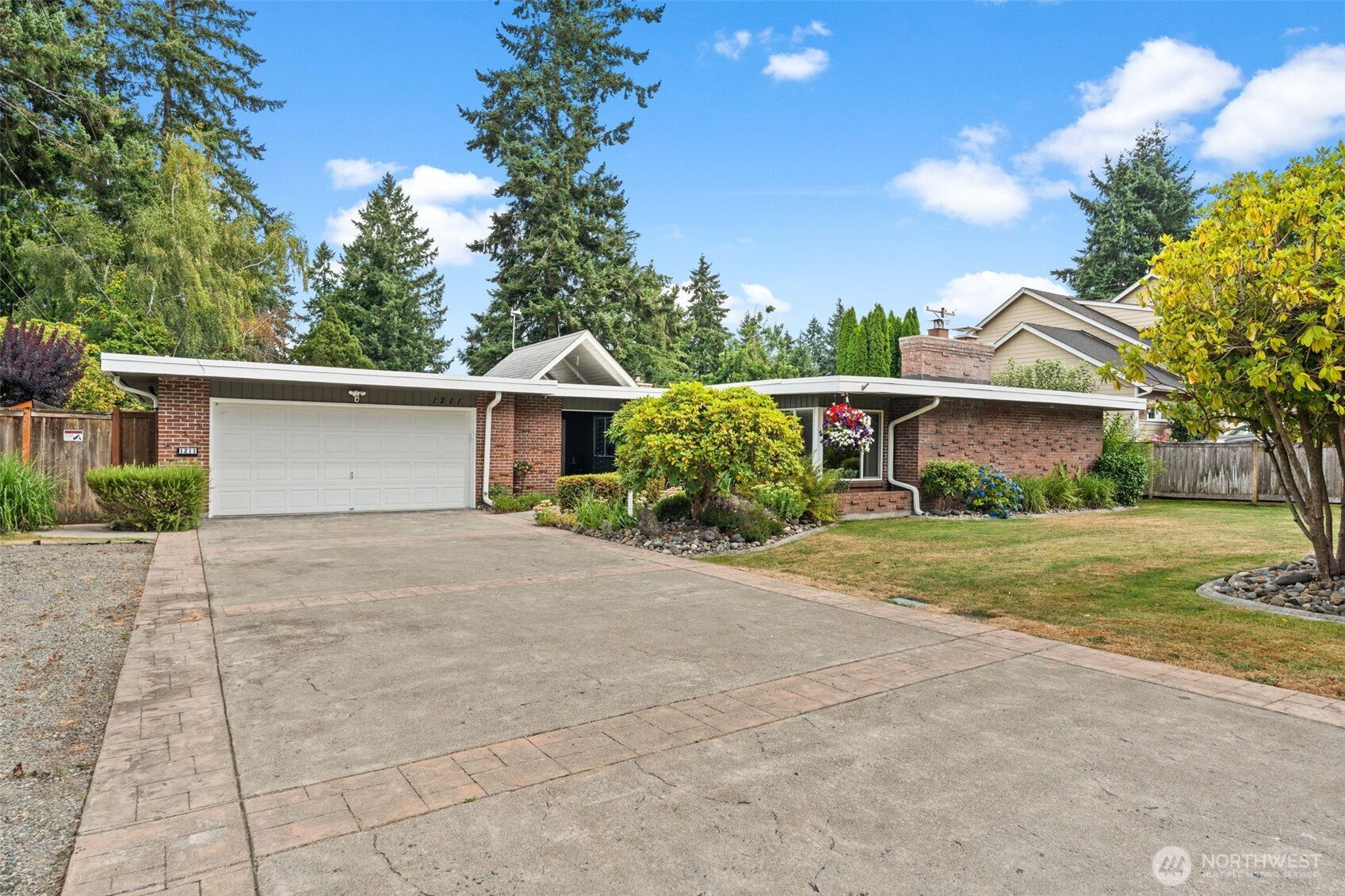 1211 Berkeley Avenue Property Photo 1