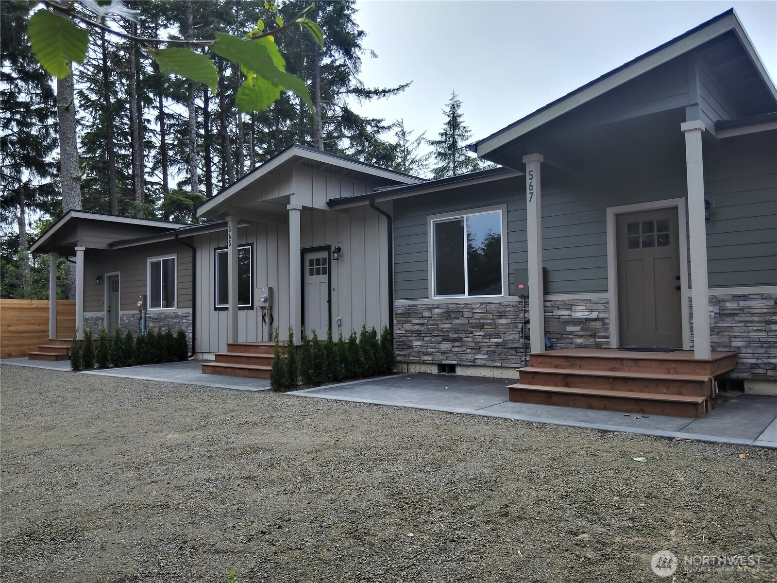 565 Sunset Avenue Property Photo 1
