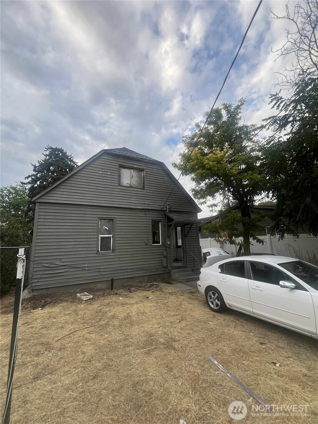 1920 E 1st Avenue Property Photo 4
