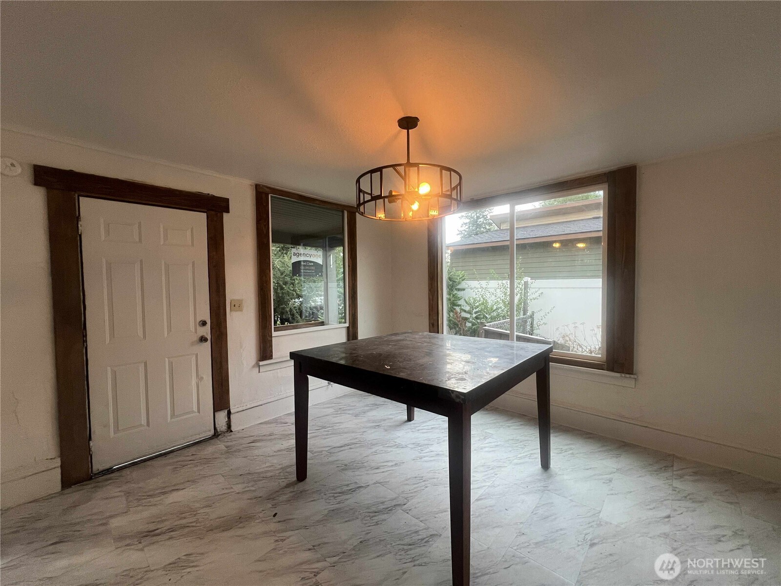 1920 E 1st Avenue Property Photo 7