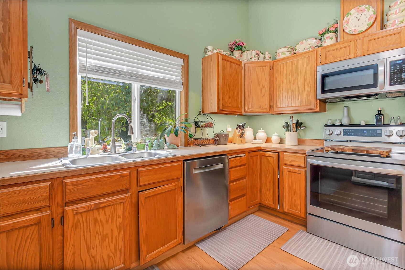 8215 242nd Street Property Photo 12