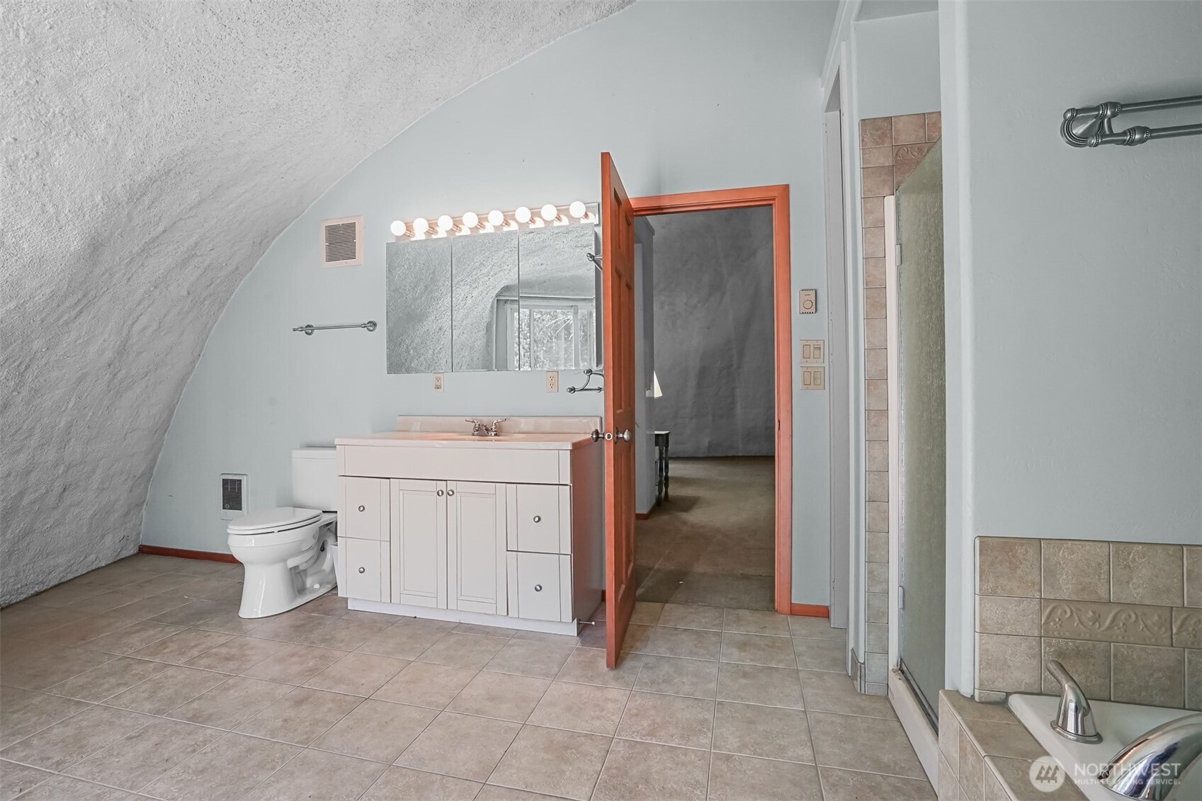 14831 Rainier View Drive Property Photo 11