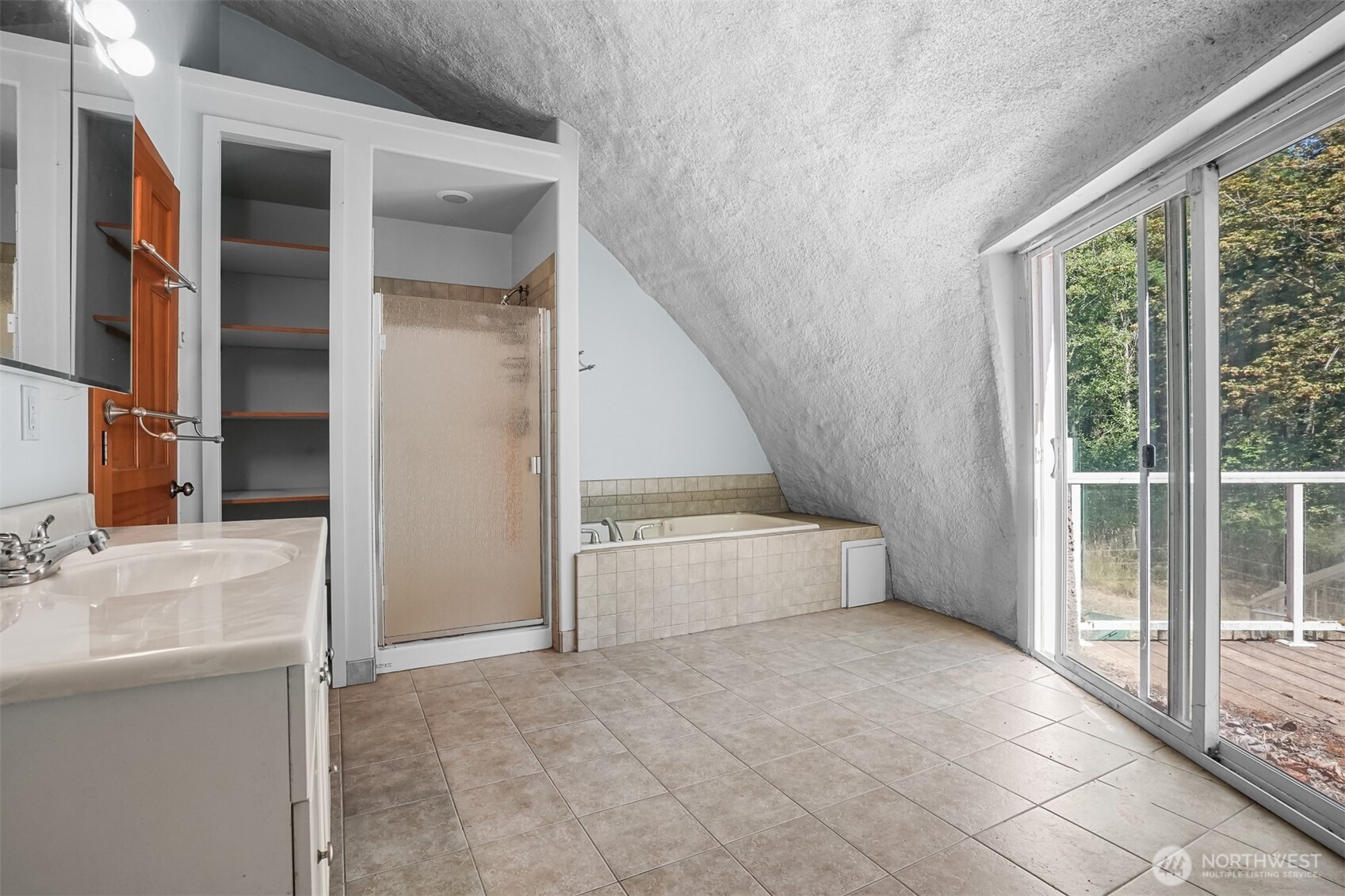 14831 Rainier View Drive Property Photo 12