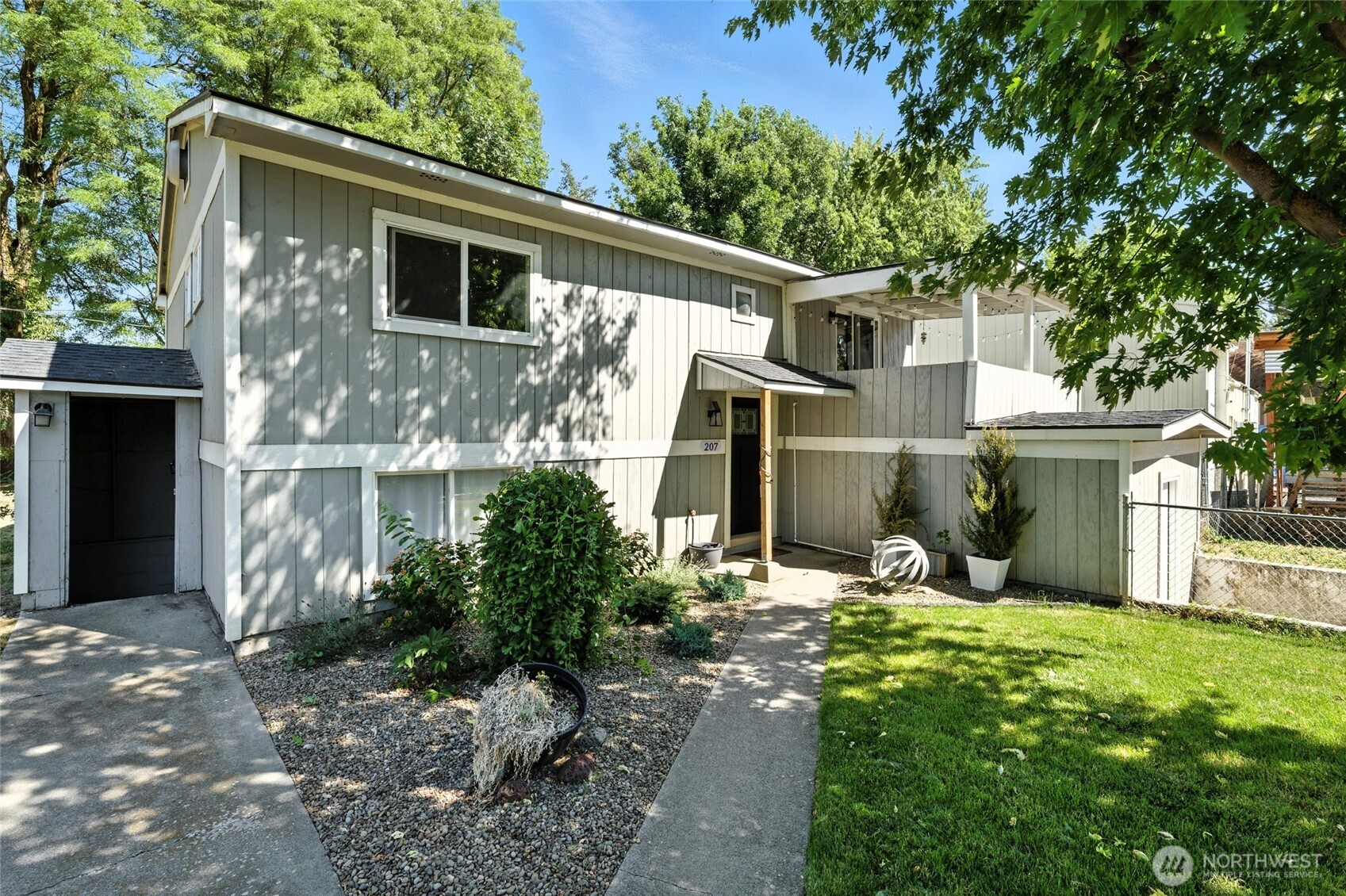 207 Harmon Street Property Photo 1