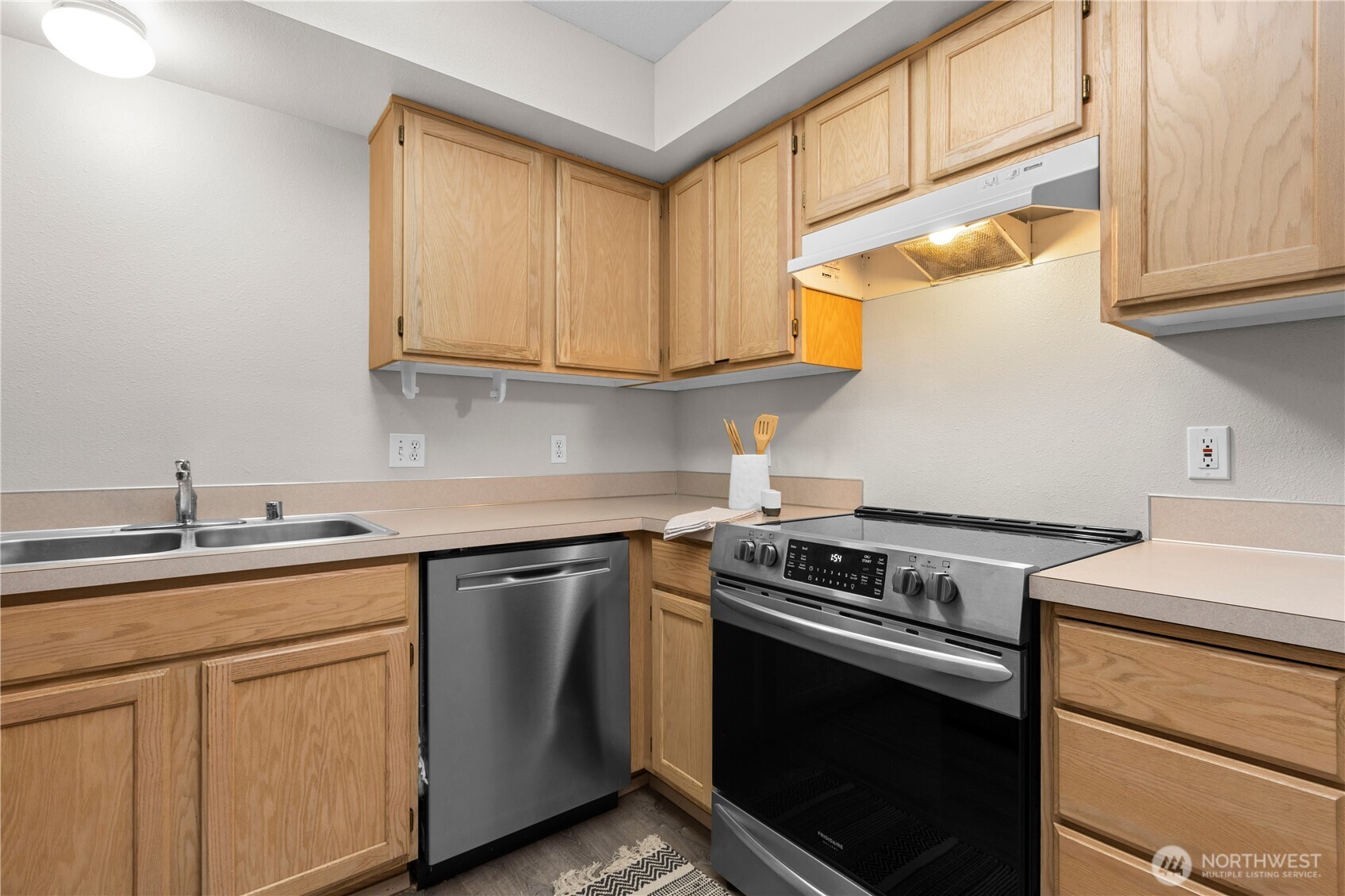 3615 Auburn Way B Property Photo 13