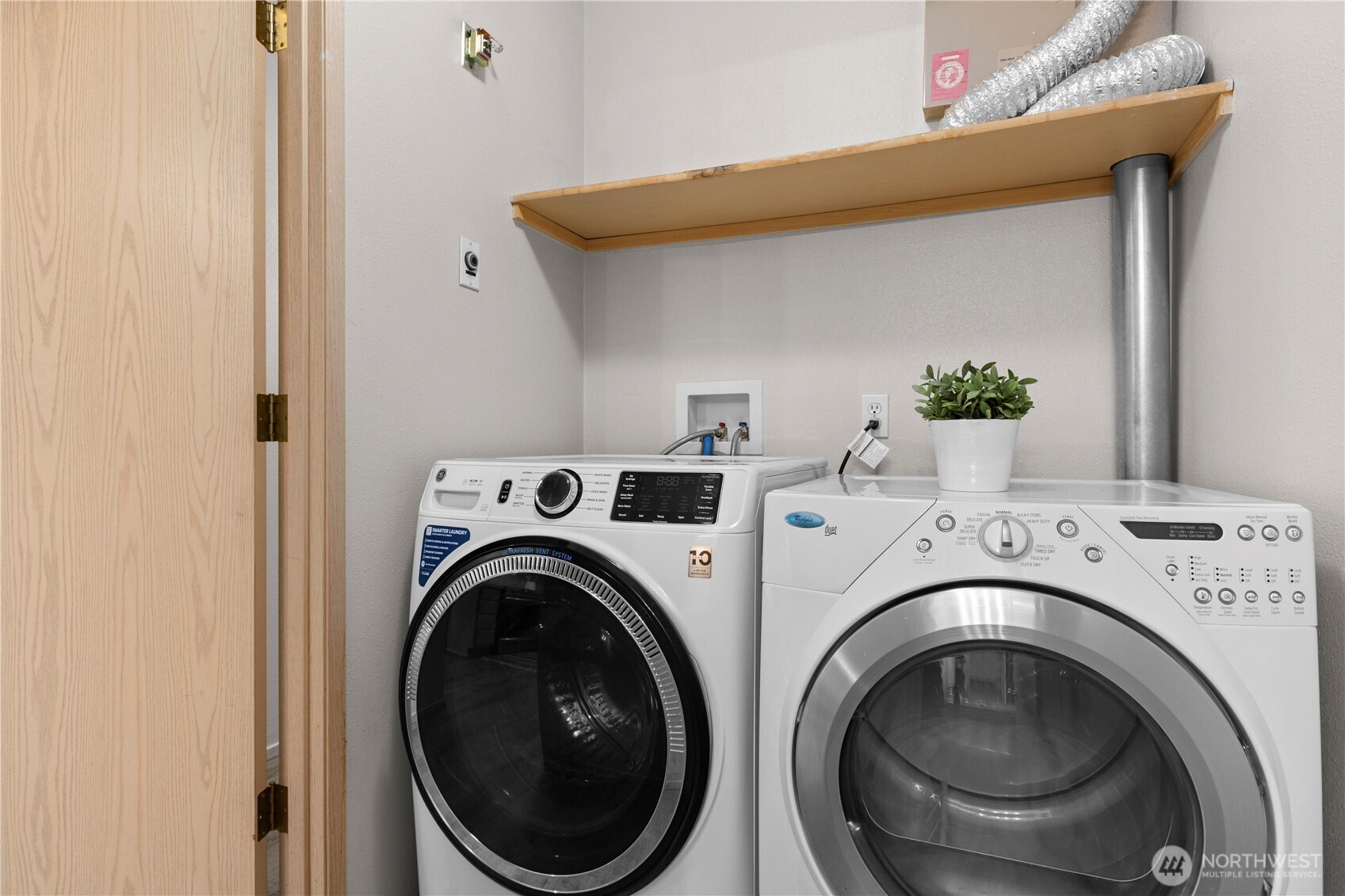 3615 Auburn Way B Property Photo 15