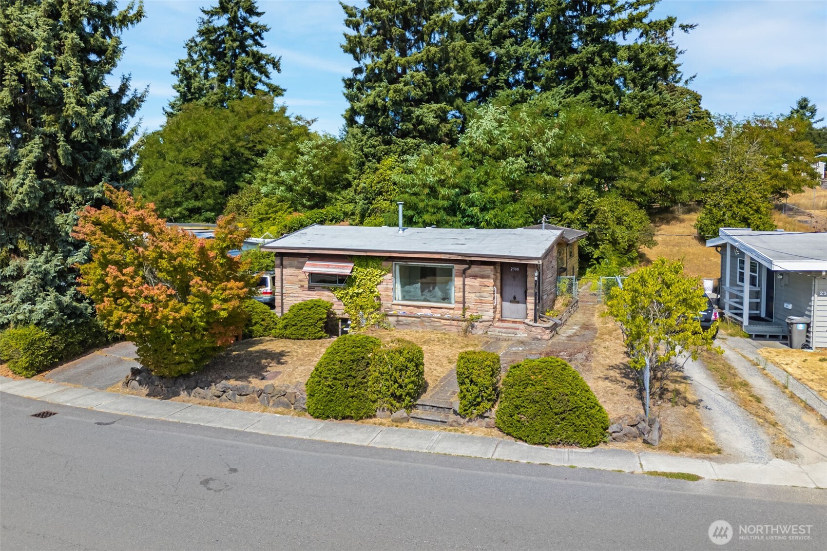 2508 Ne 5th Place Property Photo 1