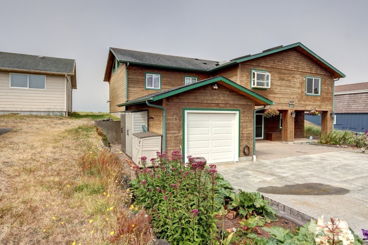 30715 G Street Property Photo 4