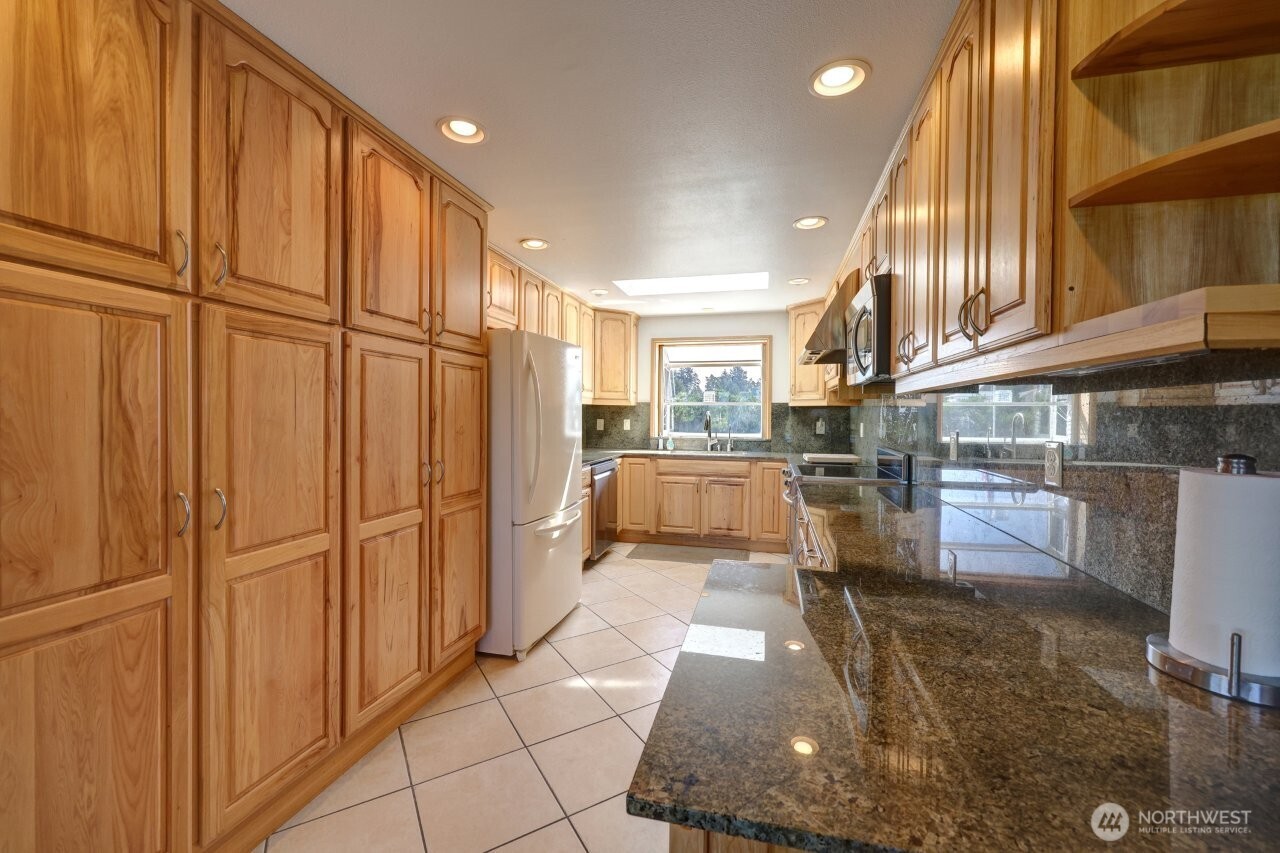 30715 G Street Property Photo 12