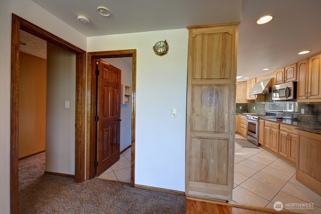 30715 G Street Property Photo 17