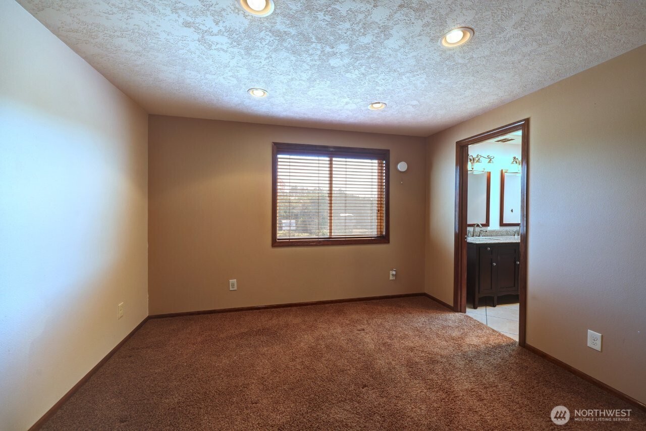 30715 G Street Property Photo 19