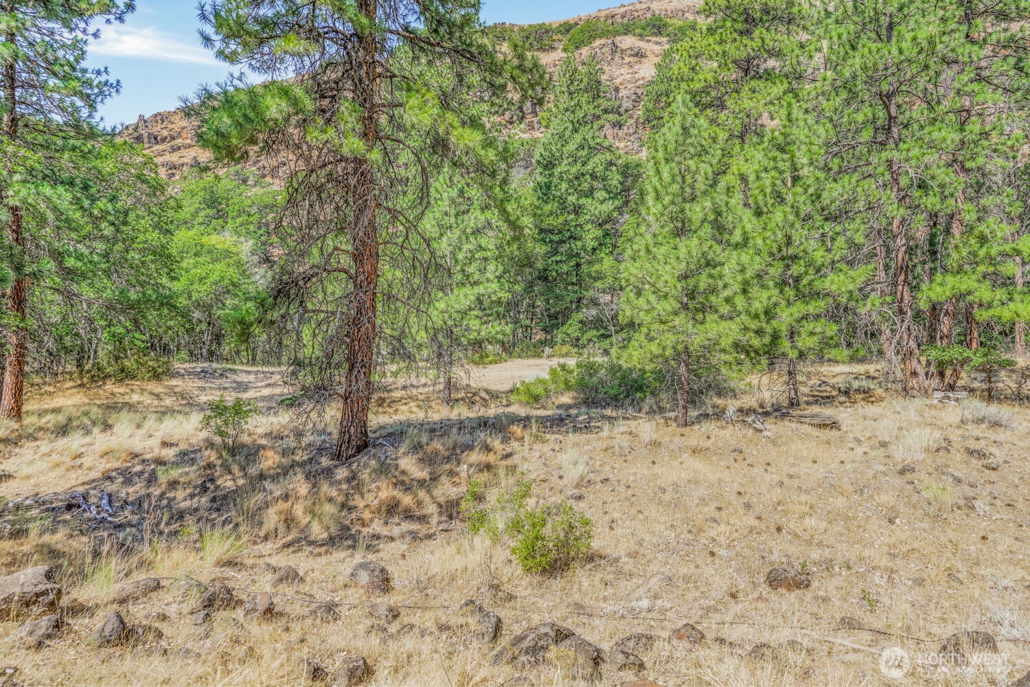0 04181100000700 Property Photo 1