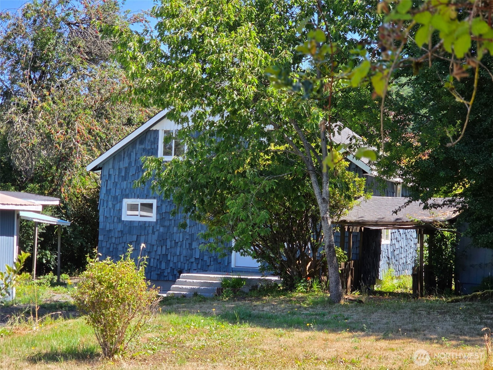 405 S 1st Street Property Photo 2
