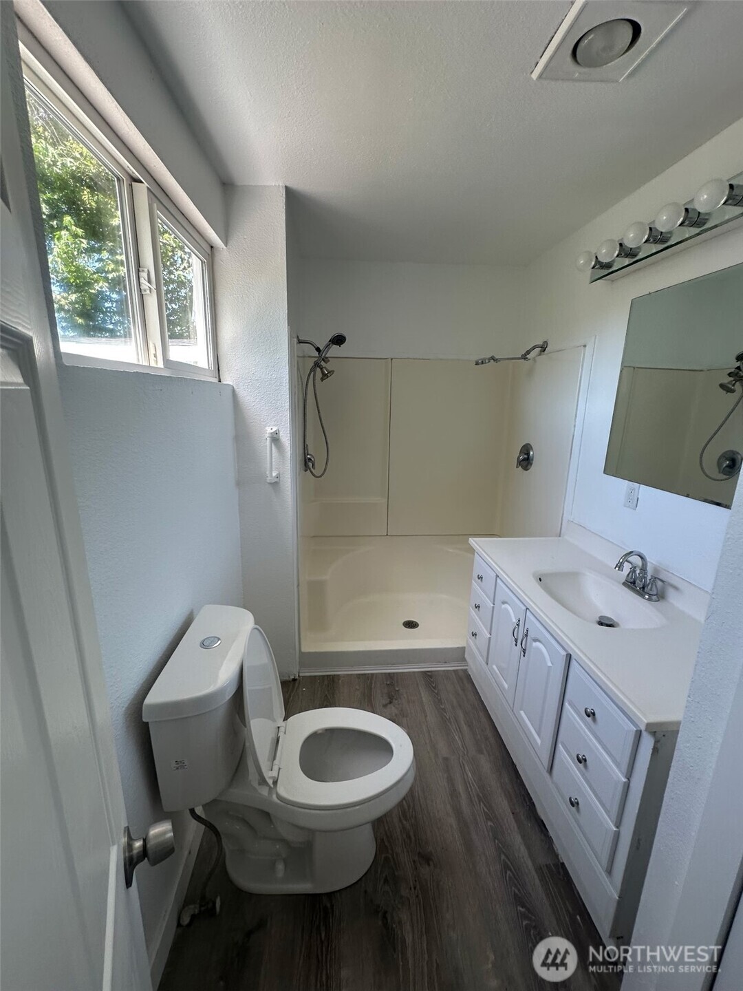 405 S 1st Street Property Photo 7