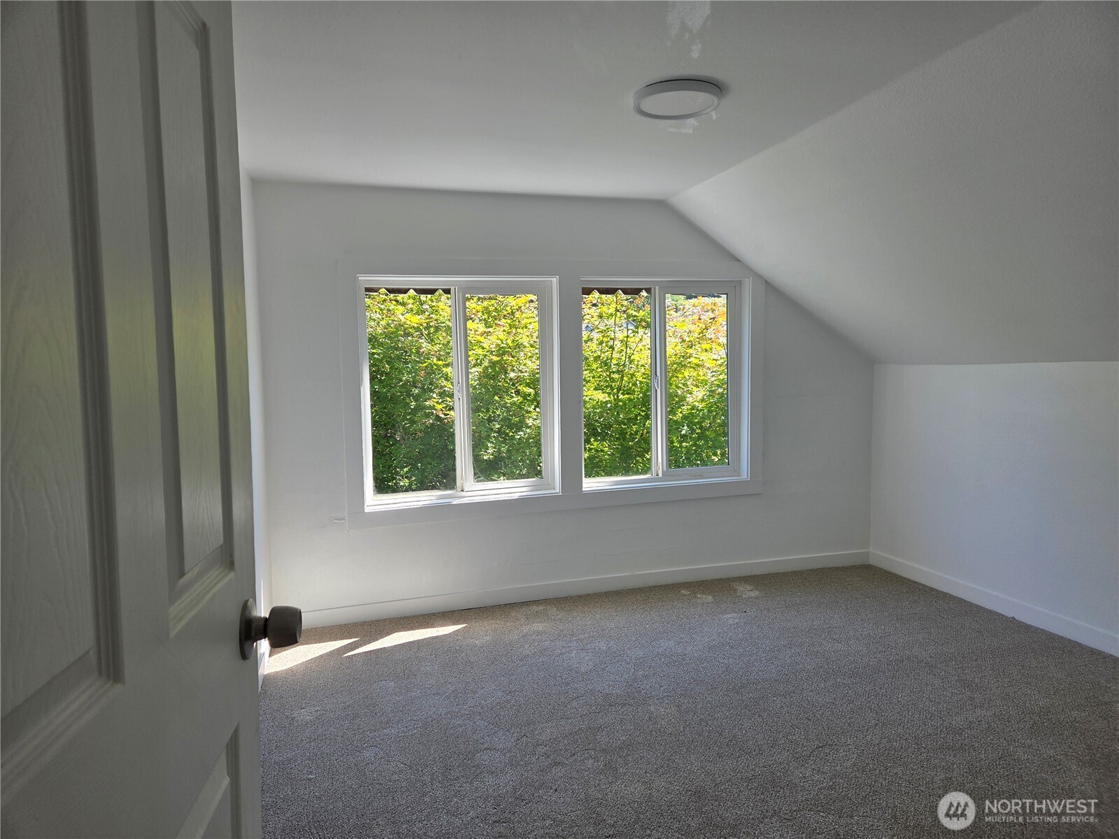 405 S 1st Street Property Photo 8