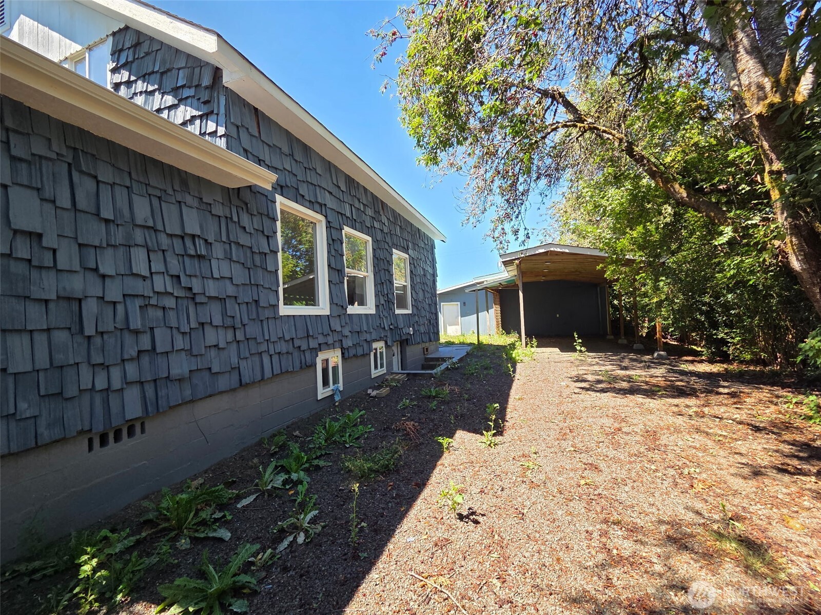 405 S 1st Street Property Photo 16