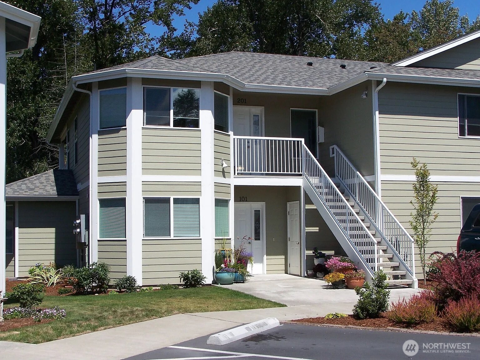 4152 Deemer Road 202 Property Photo 1