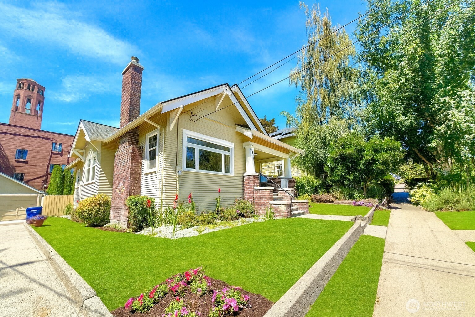 6515 22nd Ave Nw Property Photo 2