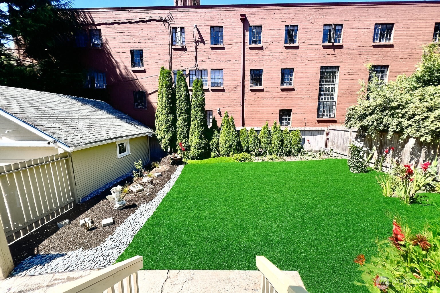 6515 22nd Ave Nw Property Photo 3