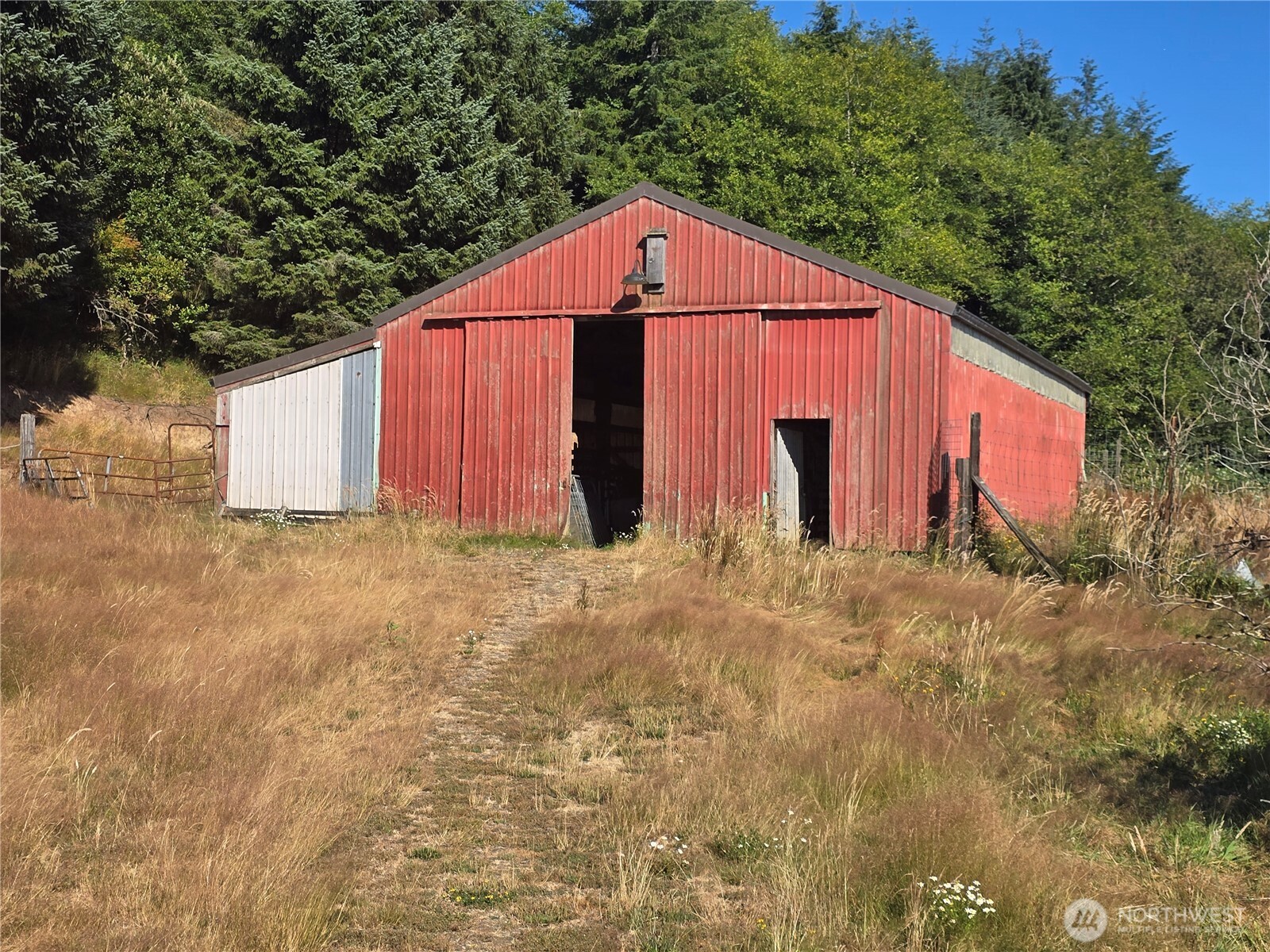 752 Parapala Property Photo 3