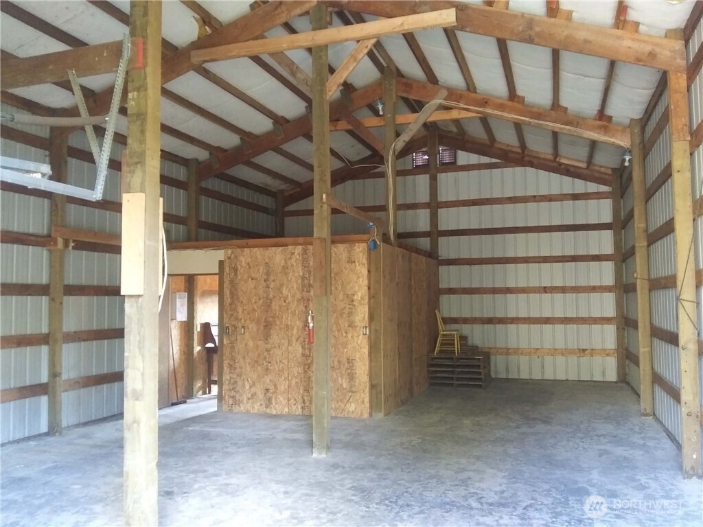 17360 Viking Way Property Photo 5